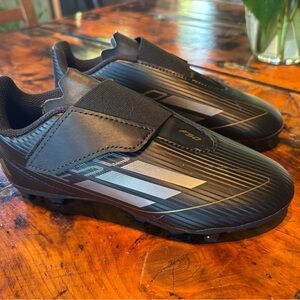 adidas kids F50 club Black and Silver kids soccer cleats